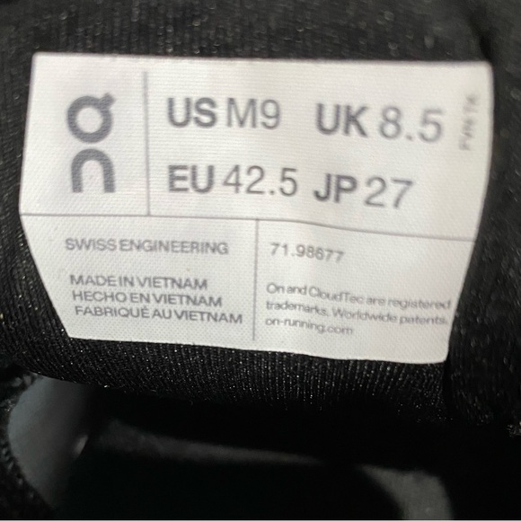 OC Men’s 9 On Cloud Cloudflyer 4 Black/White Athletic Running Sneakers Shoes - Picture 11 of 11